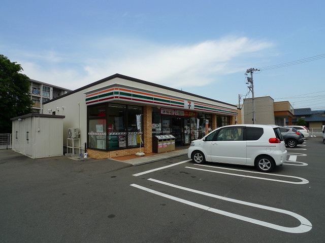 コンビニ　セブン－イレブン金沢駅西本町３丁目店（コンビニ）まで999m