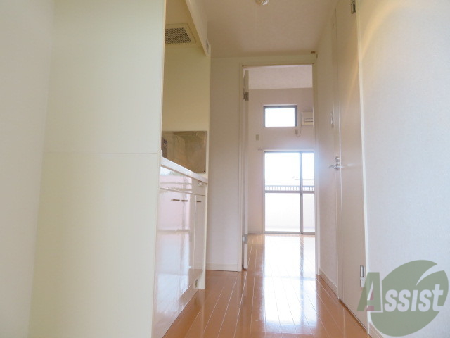 玄関　玄関から見た景色はこちらです。イメージできますか。