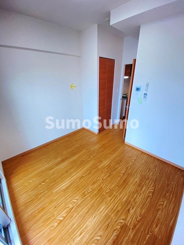 その他部屋・スペース　落ち着いた色調の寝室です