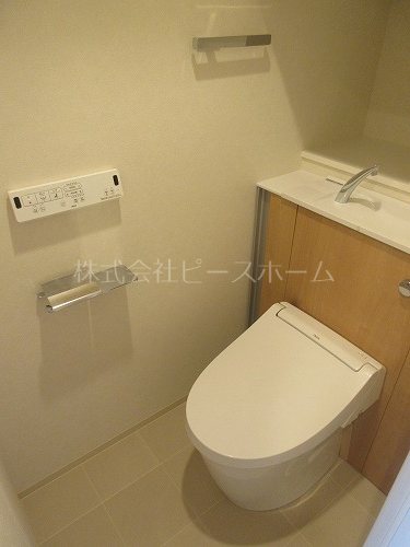 トイレ　※別号室参考写真