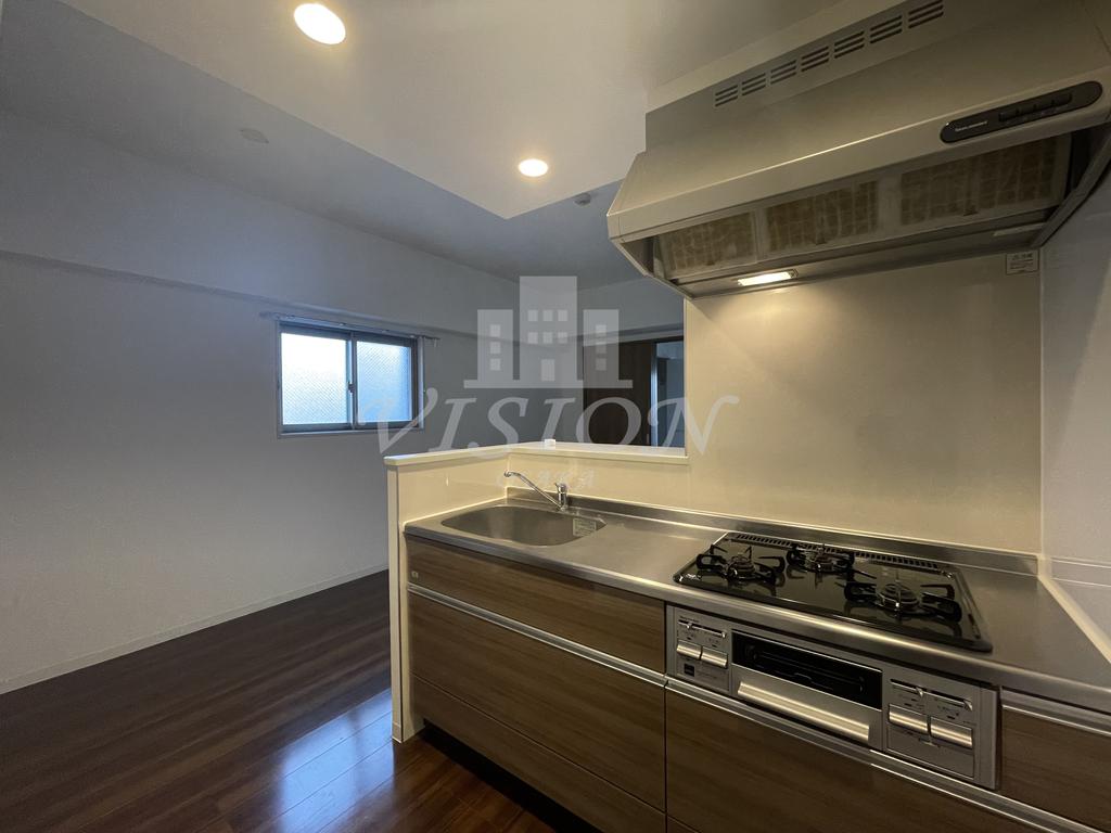 キッチン　室内写真は別タイプのものです