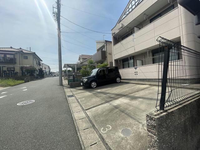 駐車場　駐車場