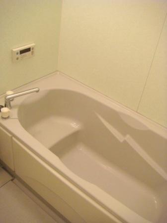 バス・シャワールーム　★追い焚き機能付きで共同★