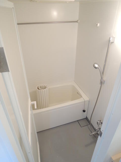 バス・シャワールーム　※別部屋参考写真