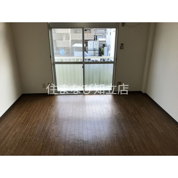 居室・リビング　同型別部屋写真