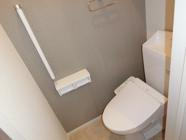 トイレ　同型の部屋の写真を使用しております。