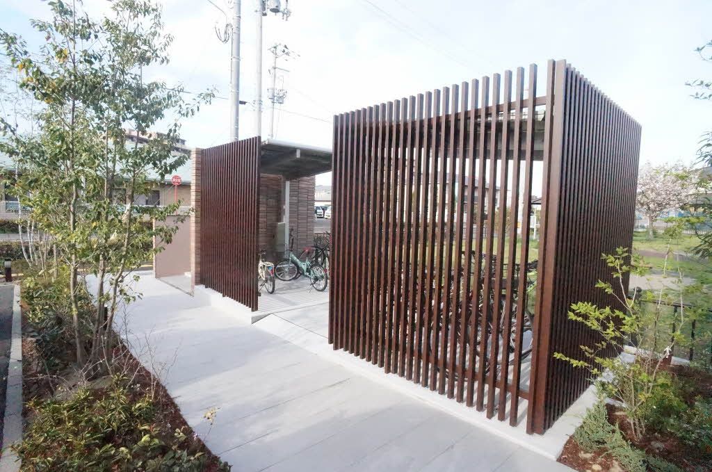 建物外観　駐輪場