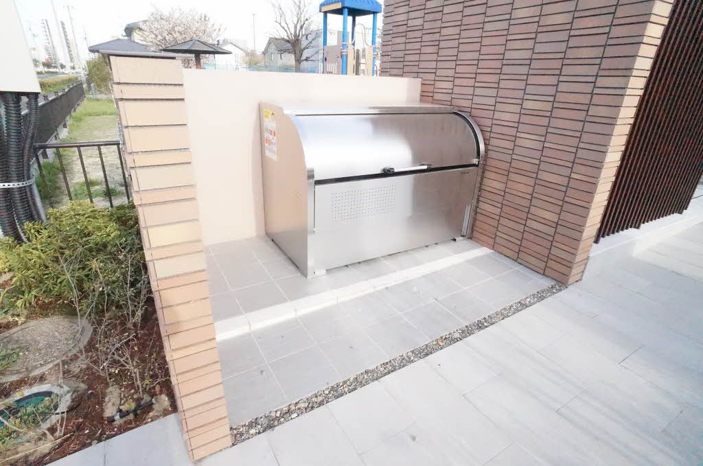 建物外観　ゴミステーション