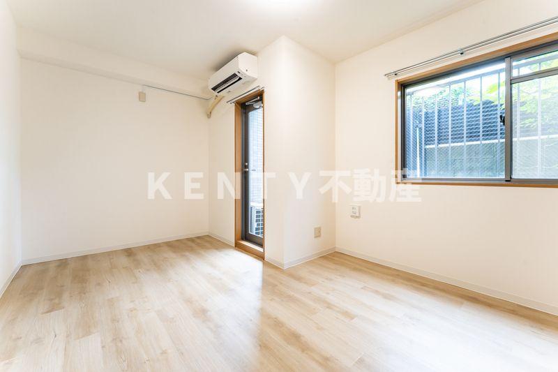 居室・リビング　こちらのリビングで趣味の時間をお楽しみください