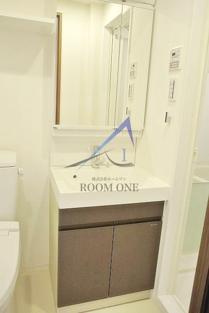 洗面設備　独立洗面台です。