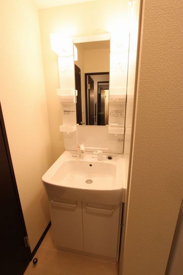 洗面設備　※別部屋の写真です