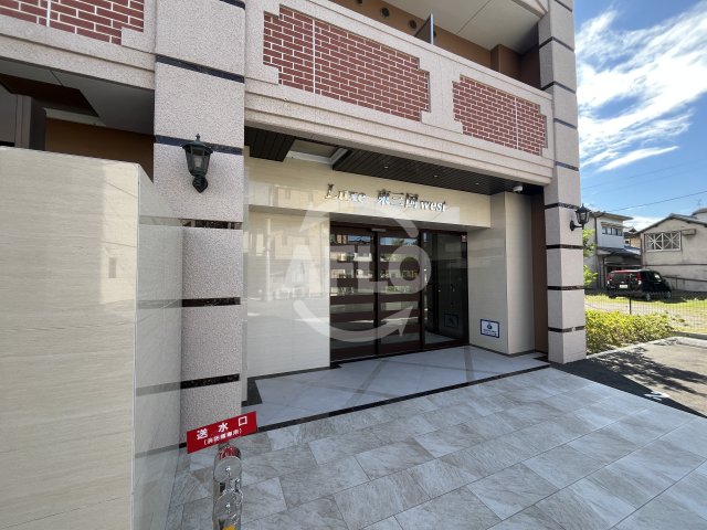 エントランス　Luxe東三国west　エントランス