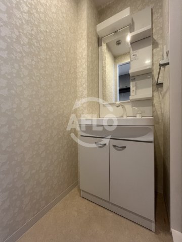 洗面設備　Luxe東三国west　洗面台