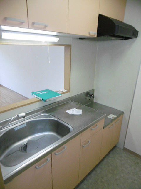 キッチン　※写真は203号室です。