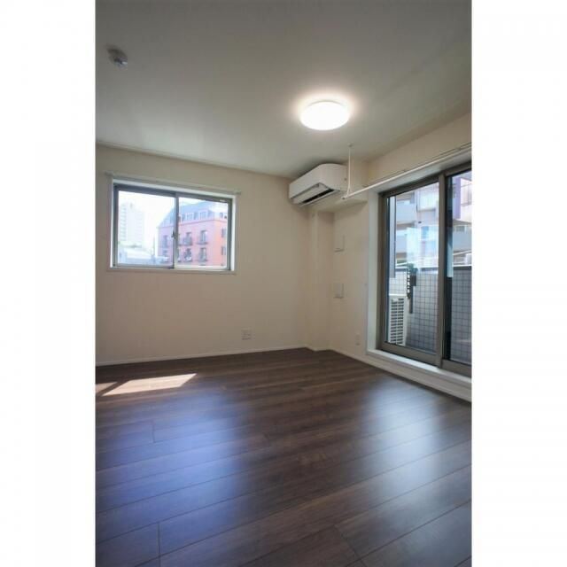 バルコニー　■エアコン２台■24時間換気システム■２面採光■ダウンライト
