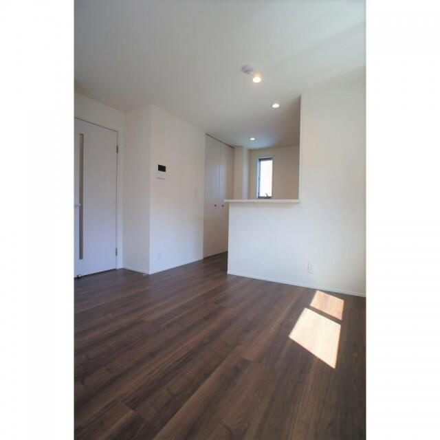 居室・リビング　■エアコン■24時間換気システム■２面採光■ダウンライト