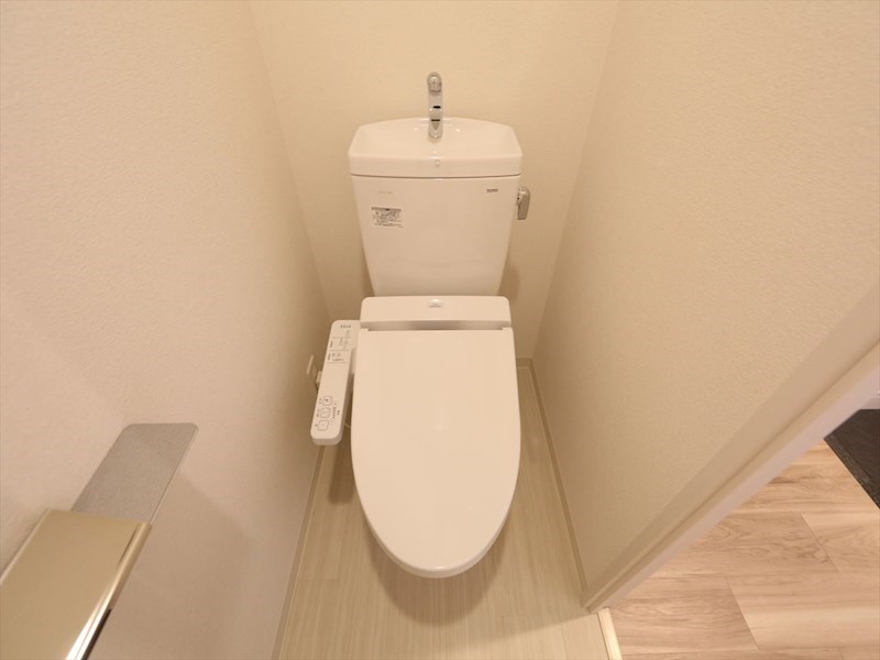 トイレ　温水洗浄暖房便座付トイレ