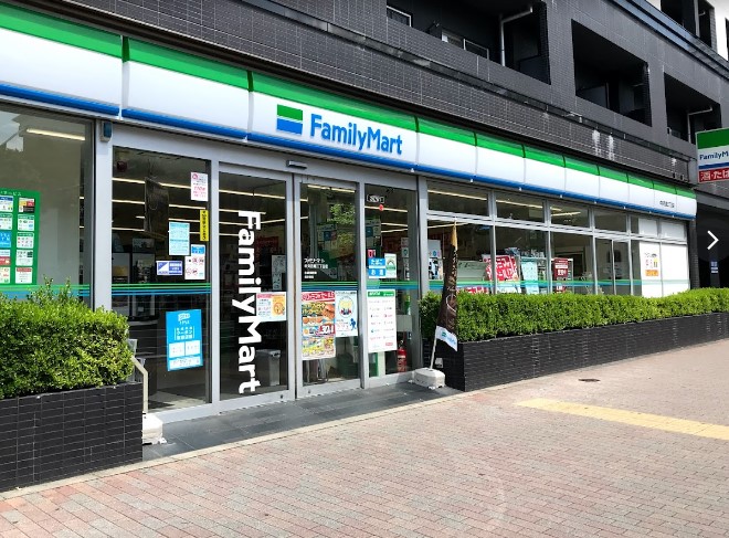 コンビニ　ファミリーマート 中央月島三丁目店（コンビニ）まで66m