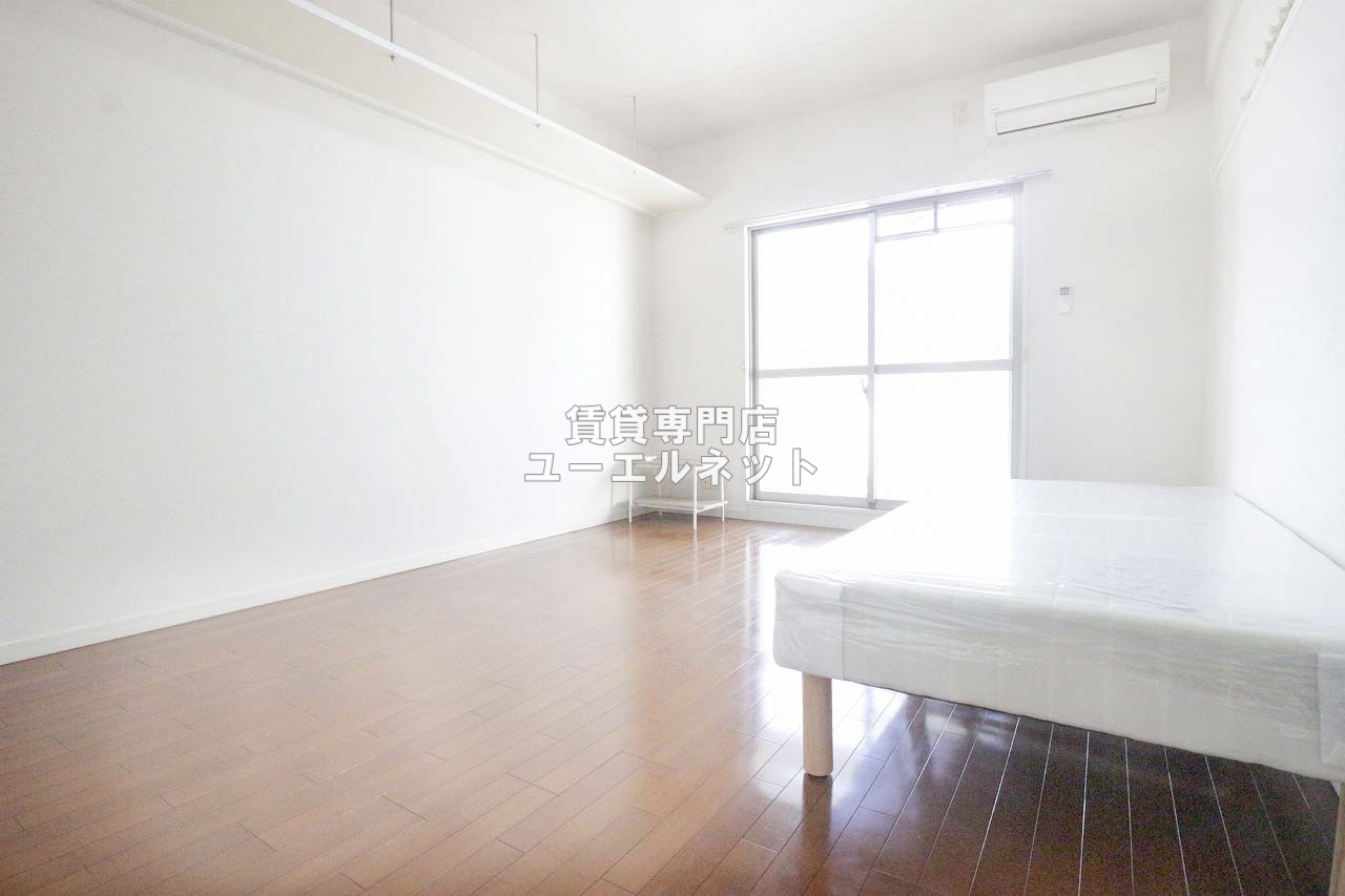 居室・リビング　ゆったりとくつろげる、落ち着きのある居室空間です