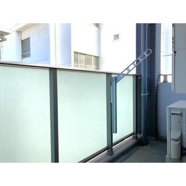 バルコニー　※写真は304号室（反転タイプ）