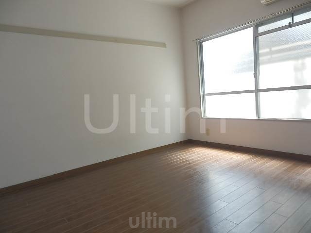 居室・リビング　室内