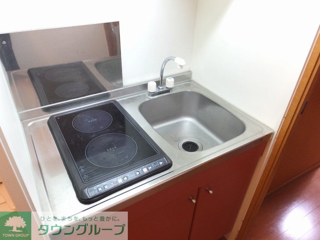 キッチン　ラジエントヒーター対応の２口コンロキッチンです。