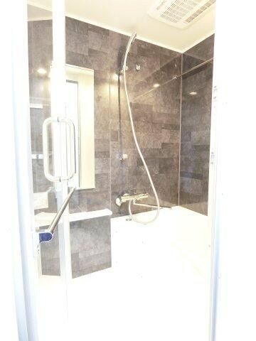 バス・シャワールーム　※同タイプ参考写真です（カラータイプが異なる場合がございます