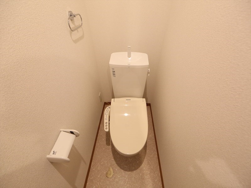 トイレ　温水洗浄便座付トイレ