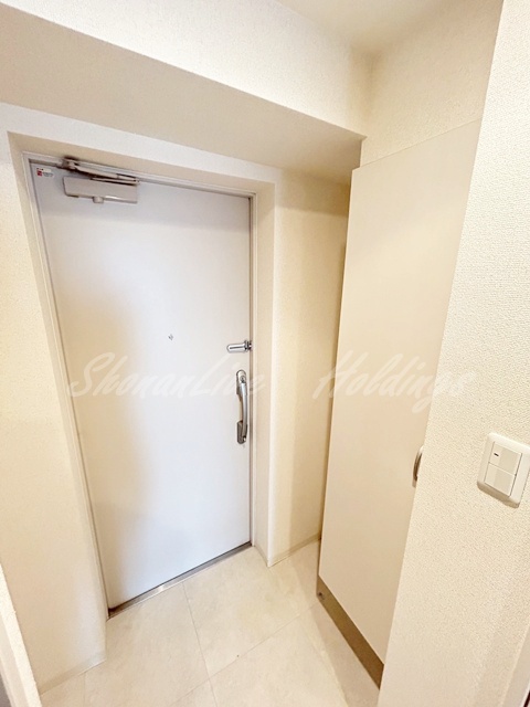 玄関　収納もある玄関です