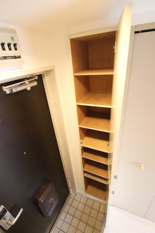 収納　シューズボックス