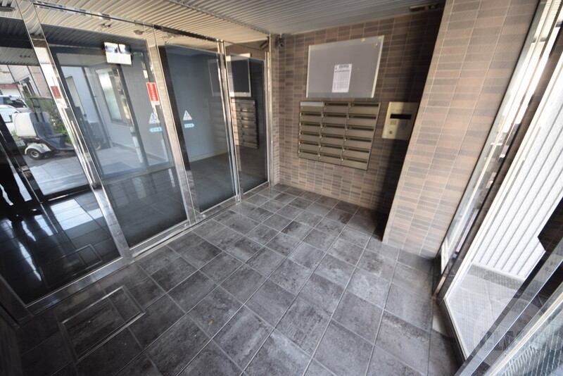 その他共有部分　エントランス内部、集合ポスト、綺麗ですね