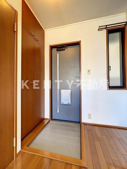 玄関　落ち着いた玄関です