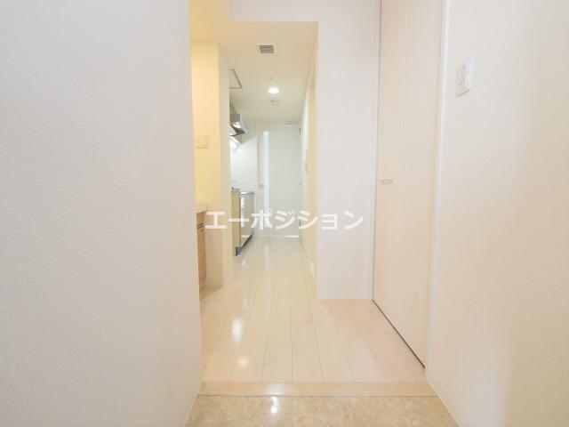 玄関　ジュネーゼグラン難波ミラージュ