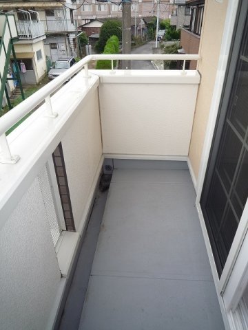 バルコニー　陽当たり良好なバルコニーです