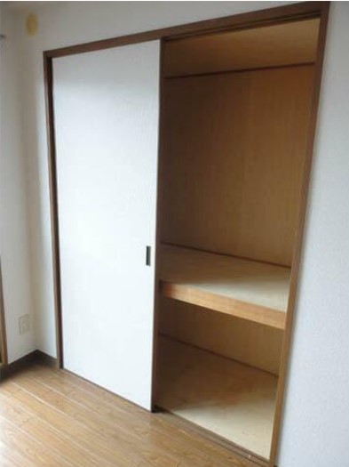 収納　押入
