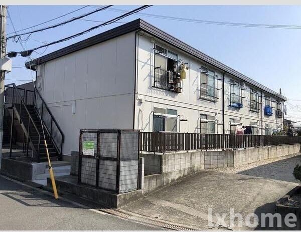 エントランス　落ち着いたエントランスです