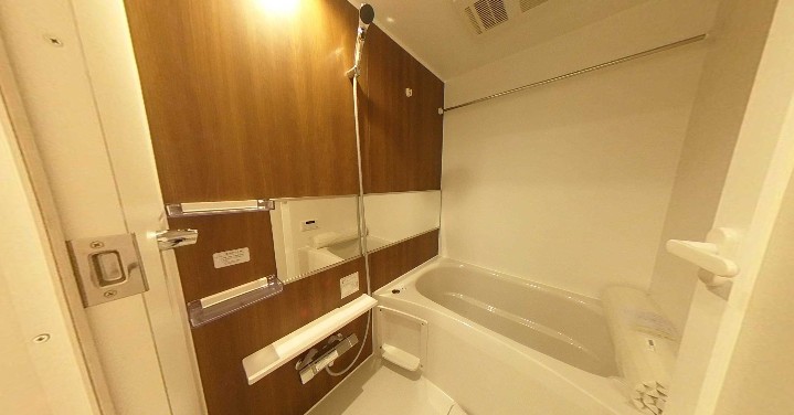 バス・シャワールーム　落ち着いた空間のお風呂です