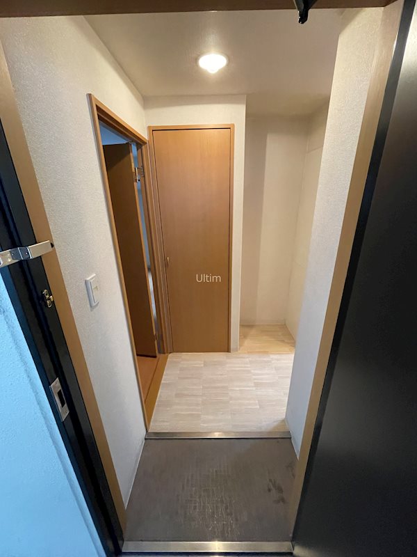 玄関　別部屋のお写真です。ご参考までに！