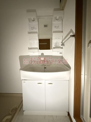 洗面設備　コンパクトで使いやすい洗面所