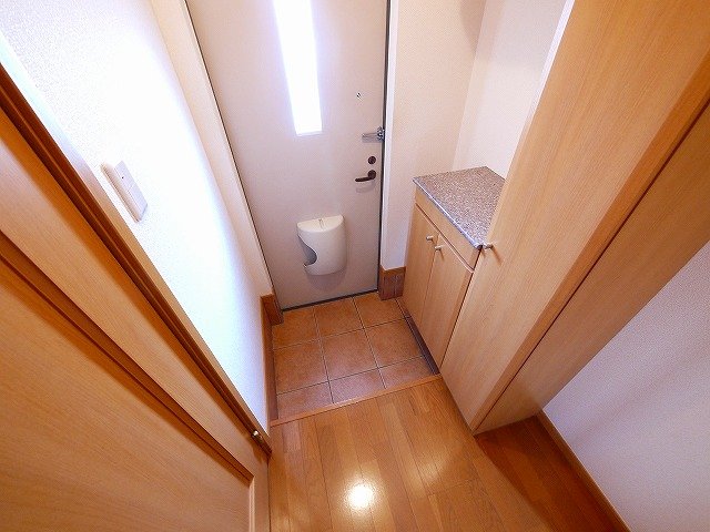 玄関　収納もある玄関です