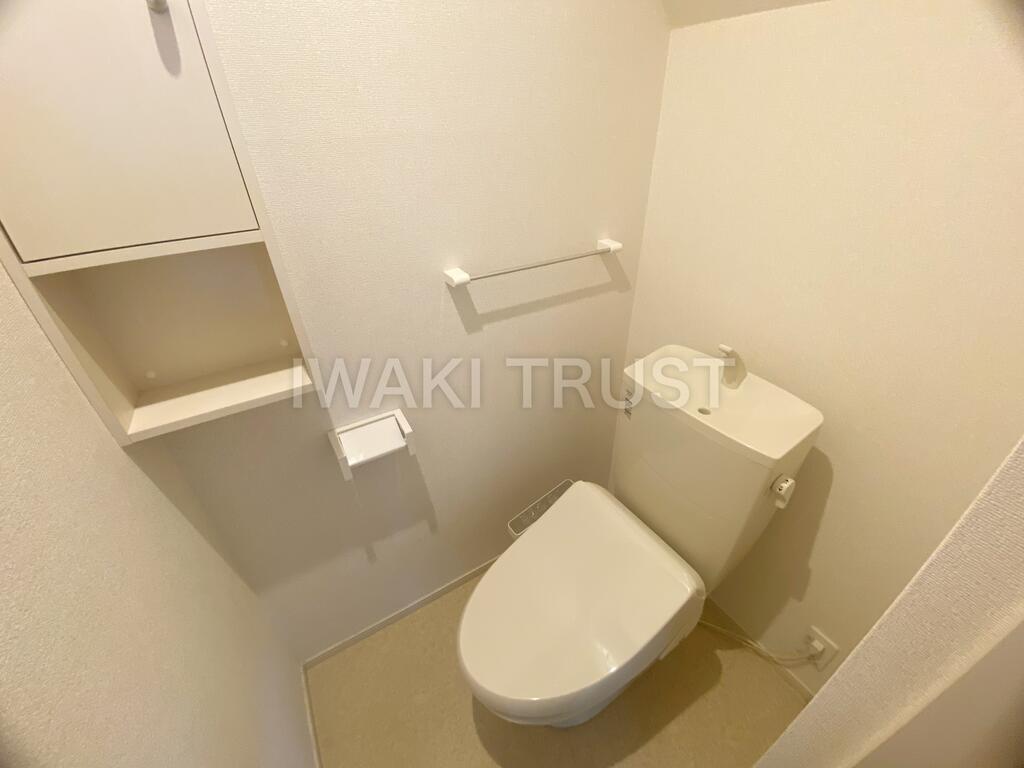 トイレ　※同型タイプの参考写真