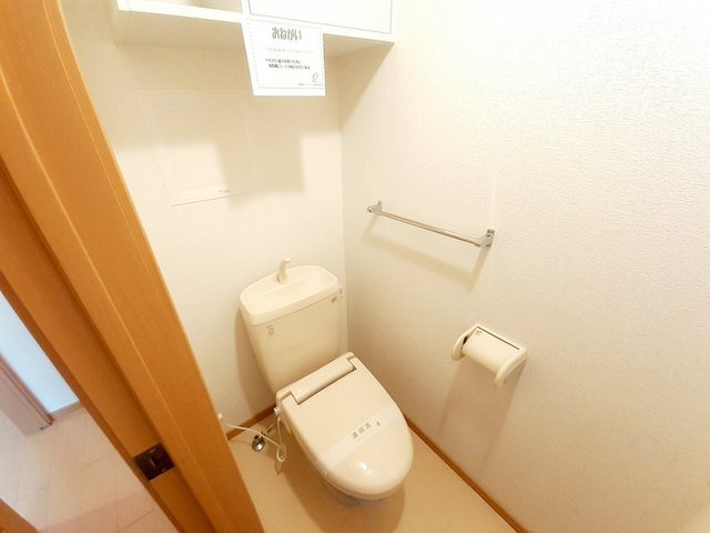 トイレ　落ち着いたトイレです