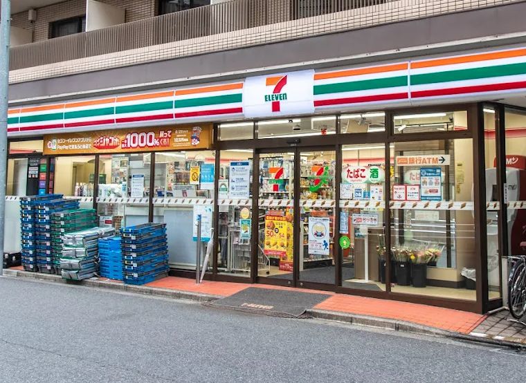 コンビニ　セブン-イレブン 港区麻布十番３丁目店（コンビニ）まで292m