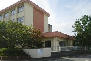 小学校　和歌山市立浜宮小学校様（小学校）まで1500m