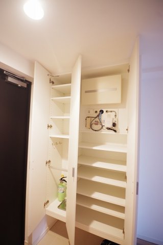 収納　この写真は同タイプのお部屋のものです