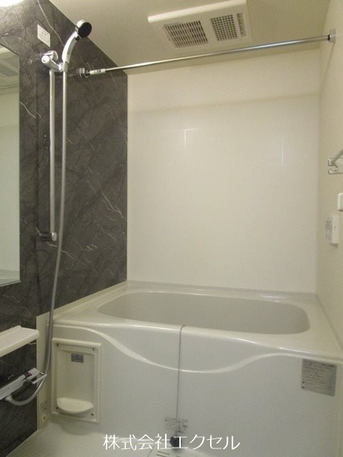 バス・シャワールーム　追い焚き機能のお風呂です。