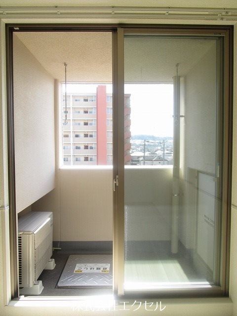 バルコニー　南東向きで日当たり良好です。