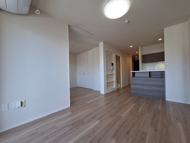 居室・リビング　柱の少ない四隅をしっかり使えるお部屋です