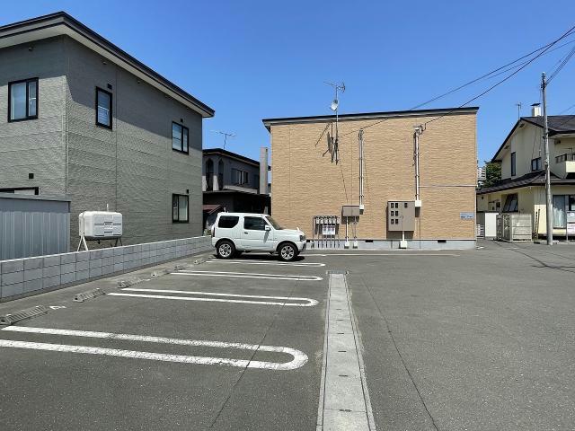 駐車場　駐車場