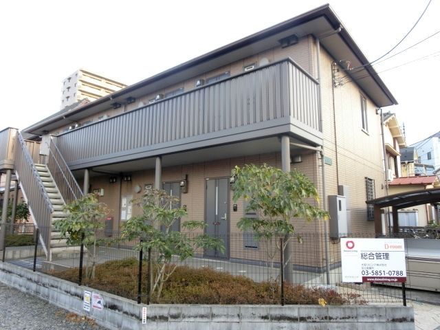 建物外観　閑静な住宅街に位置する２階建てアパート